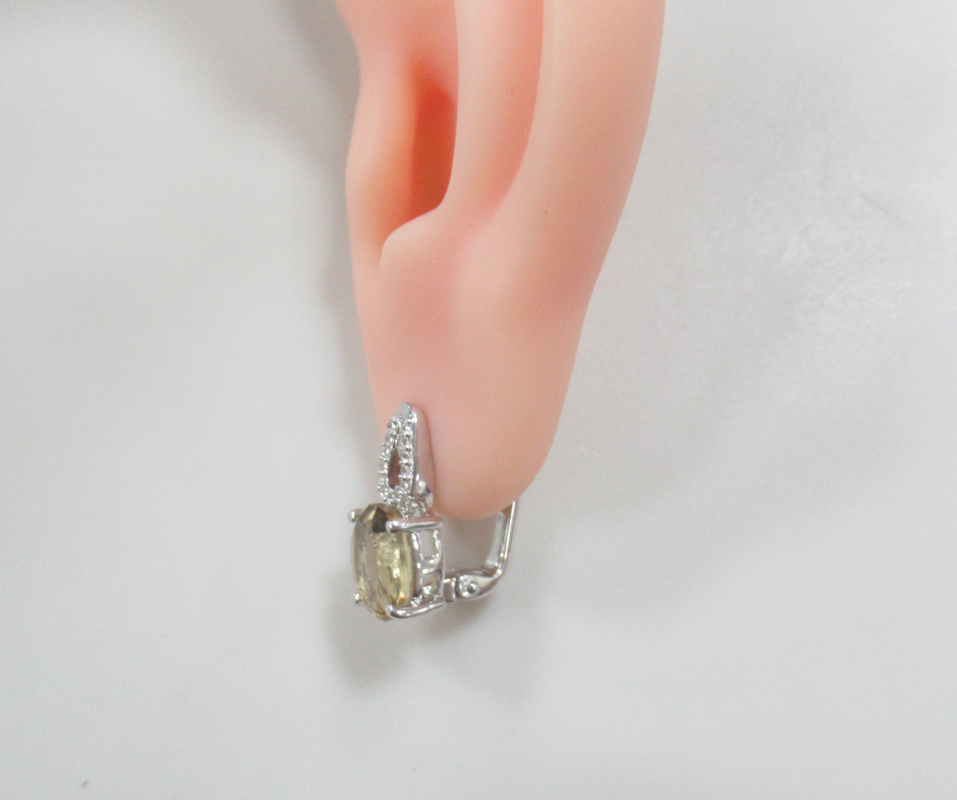 Серебряные серьги с кварцем